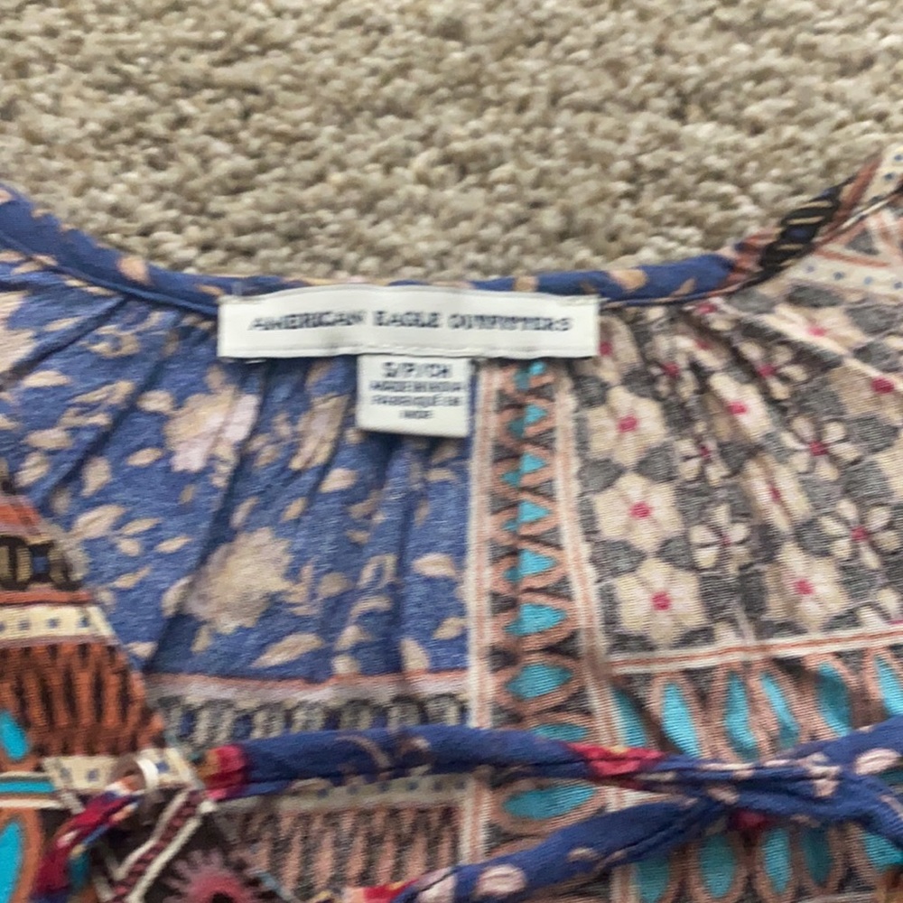 American Eagle Patterned Top - Picture 2 of 3